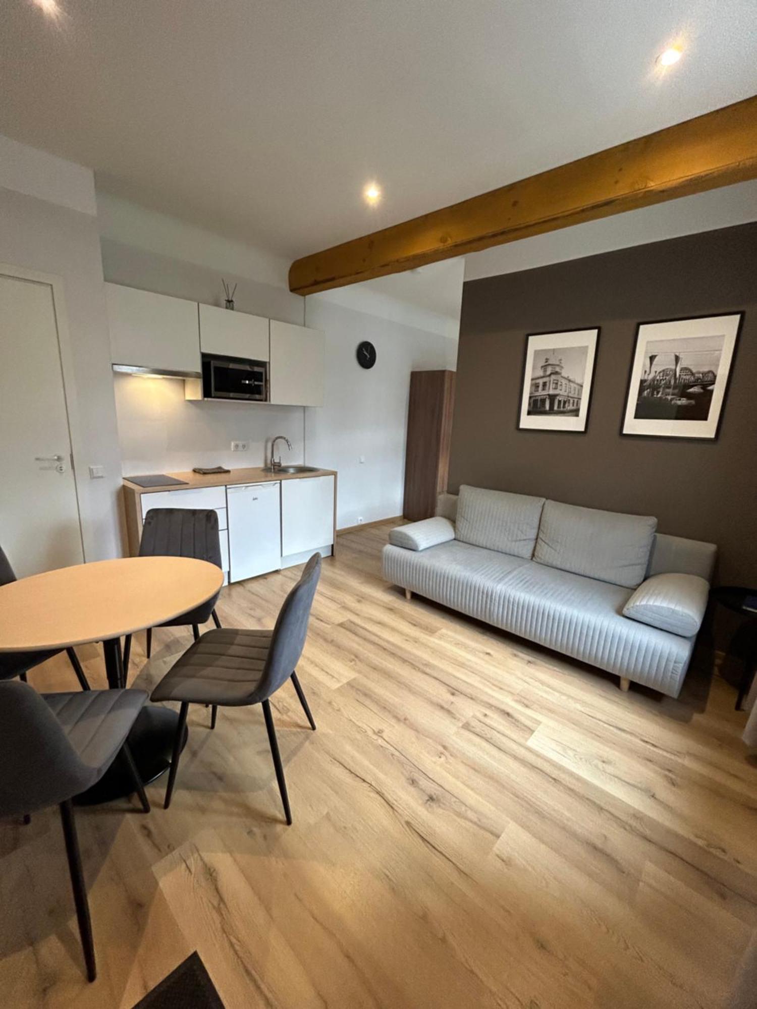 Jon's Apartment *
